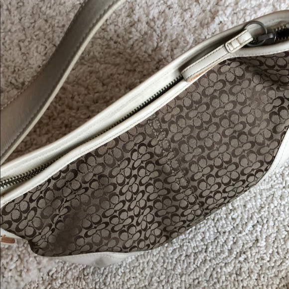 Coach white leather and monogram canvas hobo bag - Picture 2 of 6